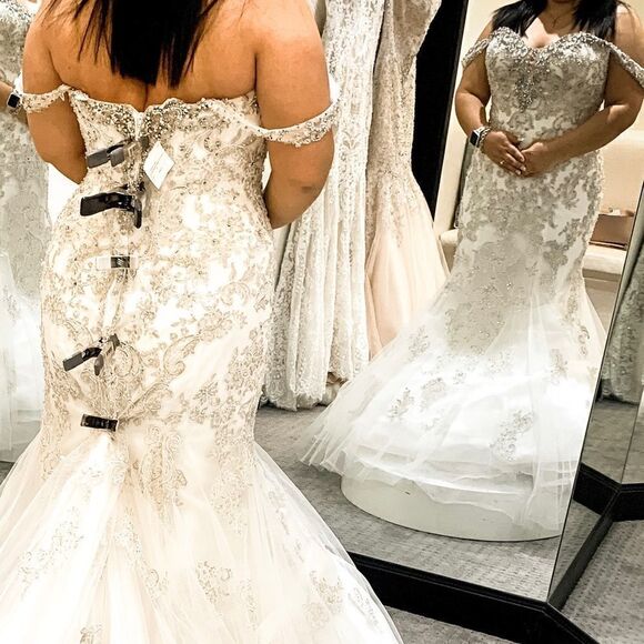 Essence of Australia Mermaid Wedding Gown style D2401 - Picture 4 of 16